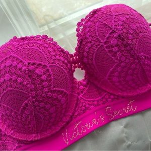 Victoria secret lace hot pink bra 🔥